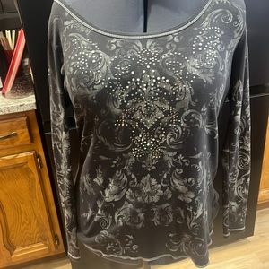 Super cute T-shirt, Maurices plus size 1, great used condition